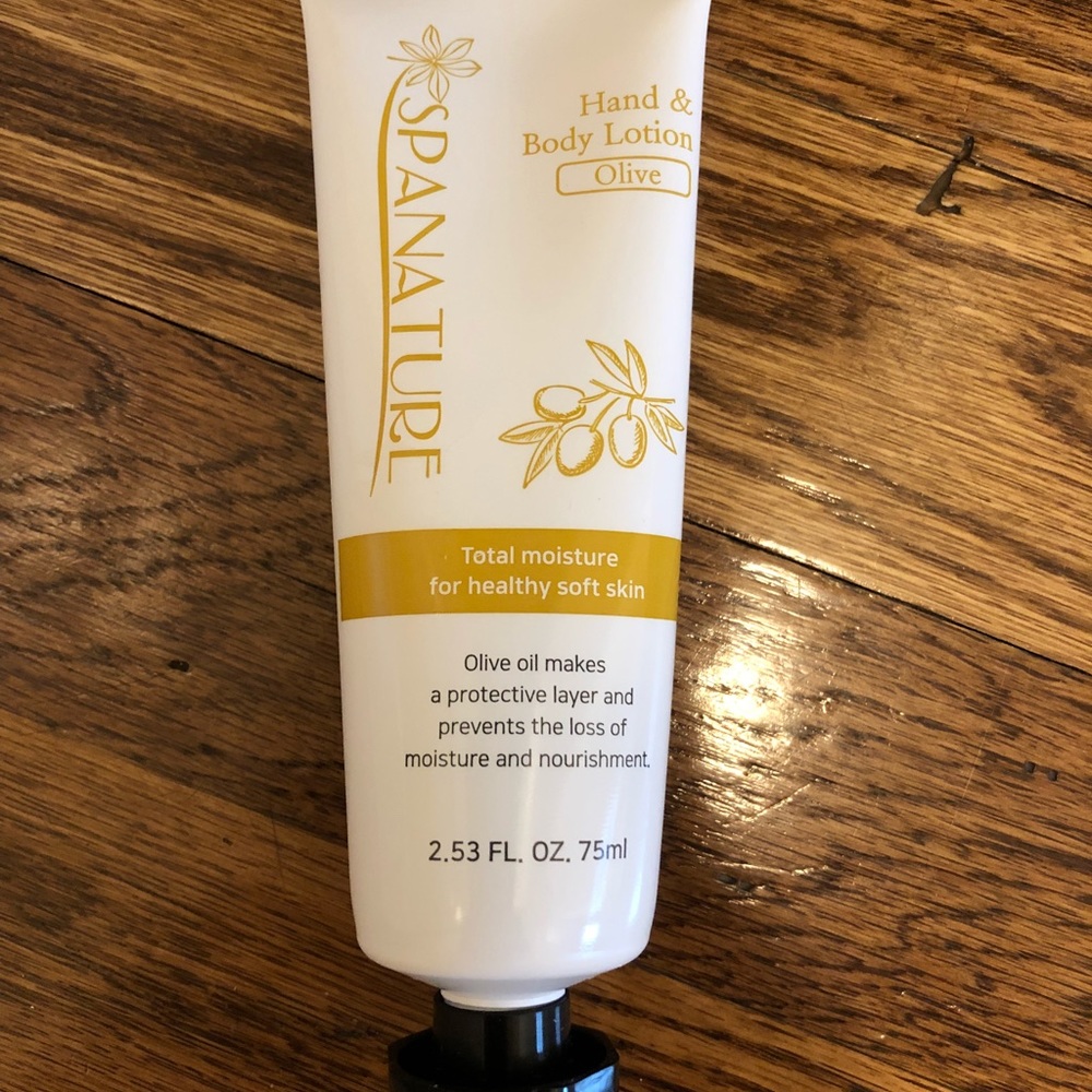 NWT Spanature Hand and Body Lotion Olive